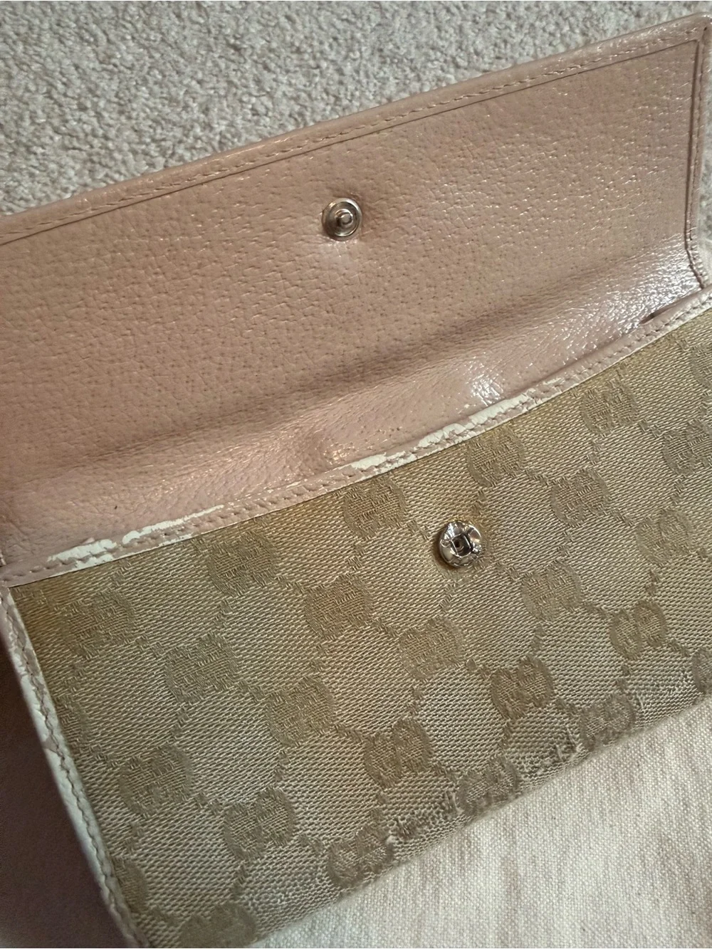 Gucci Pink and Gold GG Heart Snap Continental Wallet